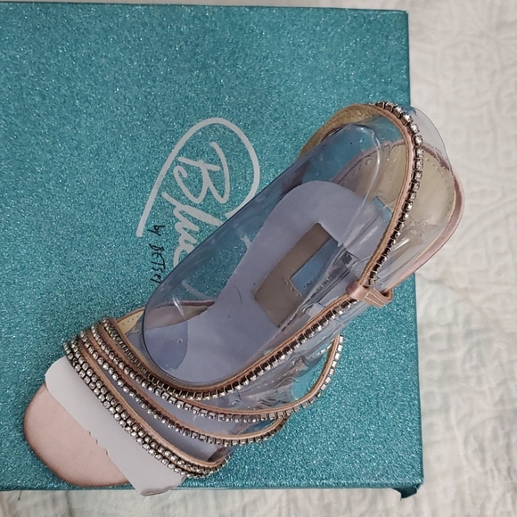 Shoes - Picture 1 of 2